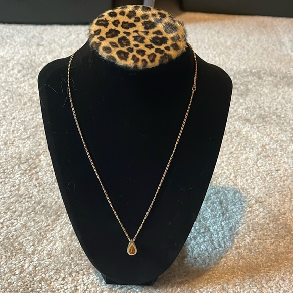 Avon tear drop gold plated 19” necklace - Picture 1 of 4